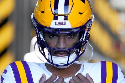 'Phenomenal': LSU's Jayden Daniels plays the game with reckless abandon