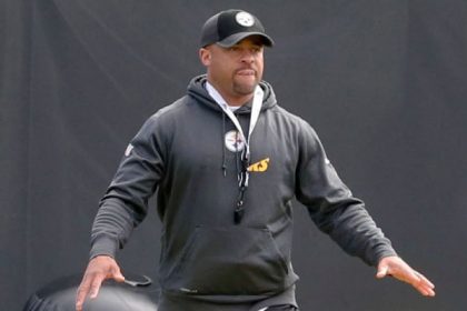 Steelers interim OC on Canada: 'We let him down'