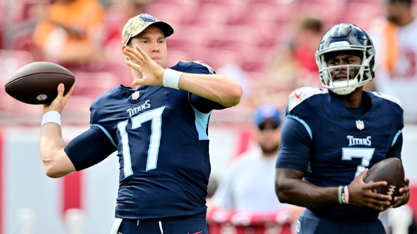 Tannehill returns to Titans as backup QB to Levis