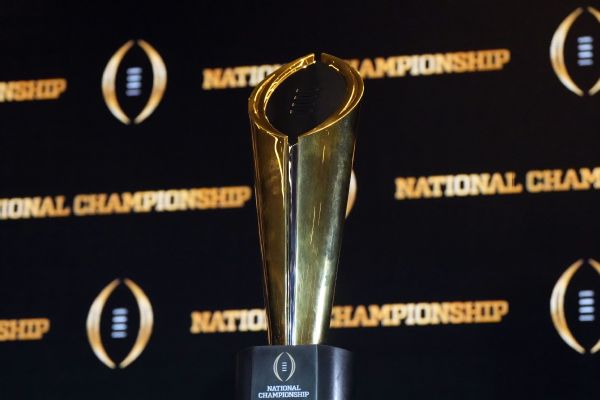 Washington joins UGA, Ohio St., U-M atop CFP