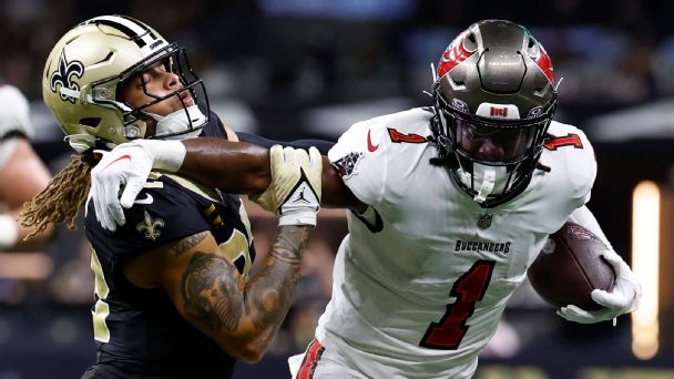 'Battle for the South': Bucs looking to clinch division, playoff spot