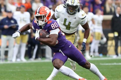 Clemson WR Collins transferring to Notre Dame