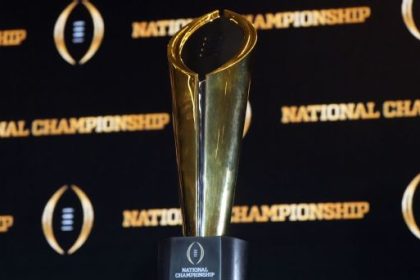 College football bowl game schedule: Dates, times and matchups
