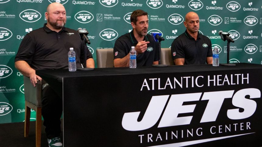 Jets owner: Coach Saleh, GM Douglas to return