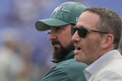Patricia takes over playcalling for Eagles' defense