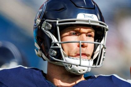 Source: Tannehill in for Titans, Levis (ankle) to sit