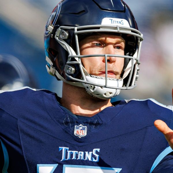 Source: Tannehill in for Titans, Levis (ankle) to sit