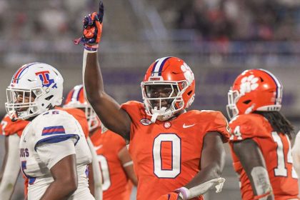 'Unfinished business': Clemson's Carter to return