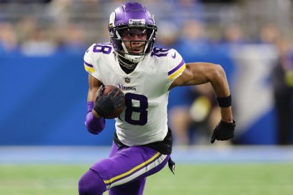 Vikings' Jefferson returns, then exits with injury