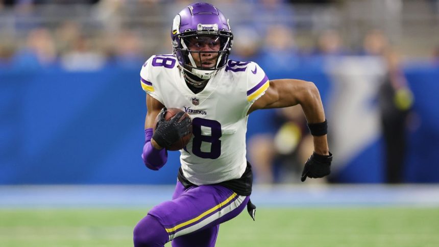 Vikings' Jefferson returns, then exits with injury