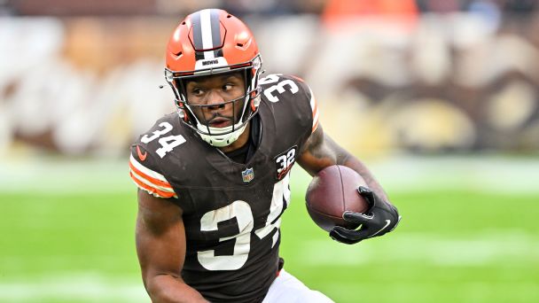 'It took a lot of feet to fill his shoes': Browns keep running without Chubb