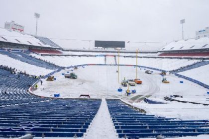 'It's a community effort': Bills call for snow shovelers for second consecutive week