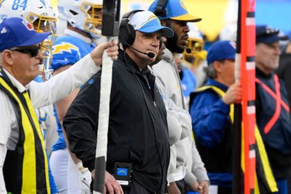 Mack backs 'special' Smith as next Chargers HC