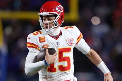 Mahomes makes plays, Chiefs find defense at right time to knock out Bills