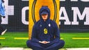 Michigan QB J.J. McCarthy gets pregame meditation in before CFP championship against Washington