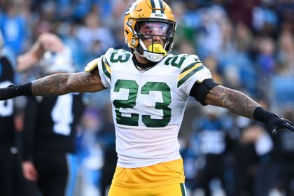 Packers CB Alexander rolls ankle in jog-through