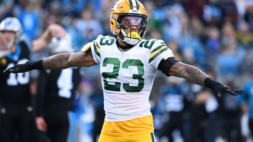 Packers CB Alexander rolls ankle in jog-through