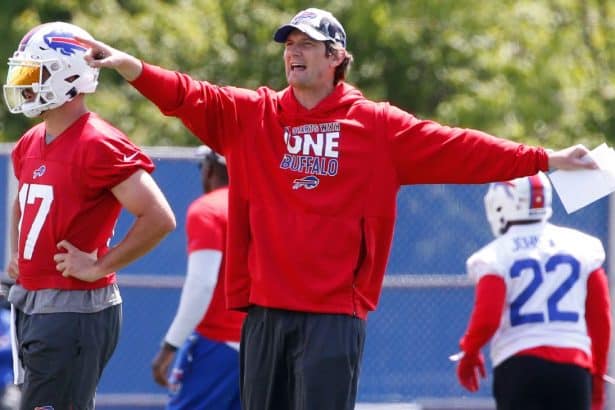 Sources: Browns hiring ex-Bills OC Dorsey as OC
