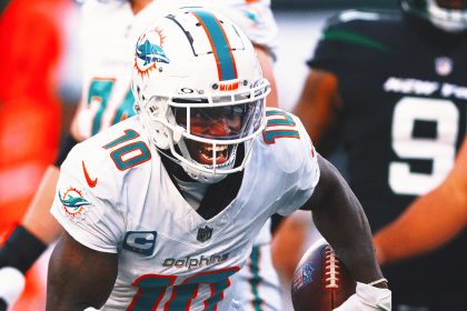 2024-25 NFL odds: Dolphins' Tyreek Hill early favorite for Offensive Player of Year