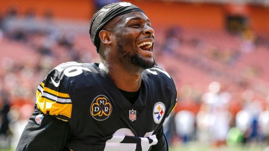 Bell to attempt NFL return, eyes Steelers reunion