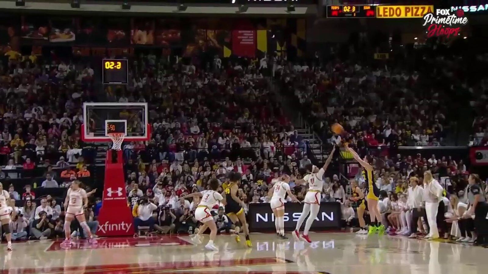 Caitlin Clark knocks down a CLUTCH 3-pointer as Iowa builds lead vs. Maryland