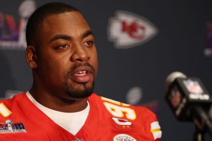 Chiefs GM prioritizing re-signing Jones, Sneed