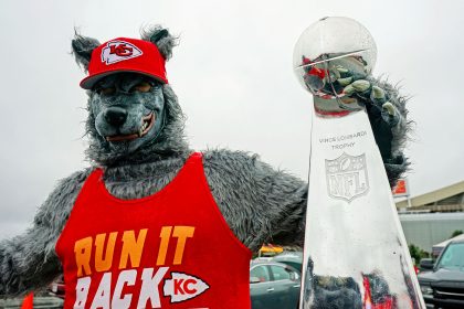 Chiefs superfan pleads guilty to bank robbery