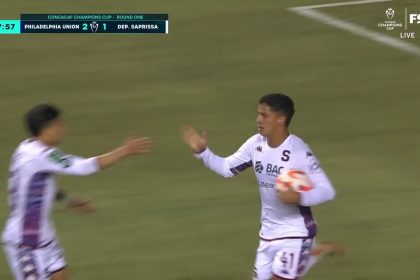 Deportivo Saprissa's Warren Madrigal scores off corner kick to tie the game at 2-2 vs. Philadelphia Union