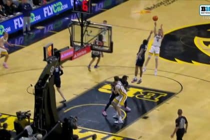 Iowa's Josh Dix keeps his perfect night alive with a stellar midrange bucket against Penn State