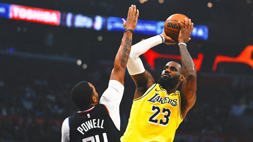 LeBron James outscores Clippers in fourth quarter as Lakers overcome 21-point deficit