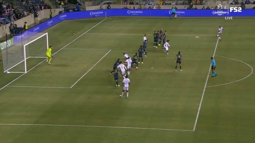 Mariano Torres scores an OUTRAGEOUS free kick to give Deportivo Saprissa a 3-2 lead over Philadelphia Union