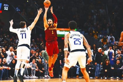 Max Strus sinks 59-footer at the final horn, sending Cavaliers to 121-119 win over Mavericks