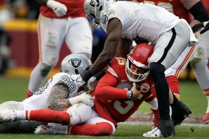 Pierce: Raiders have 'Mahomes rules' for Chiefs