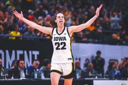 Caitlin Clark breaks Steph Curry's NCAA record for 3s in a season as Iowa beats Penn State in Big Ten tourney