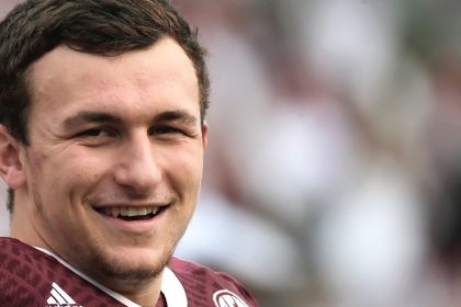 Manziel stiff-arms Heisman ceremony over Bush