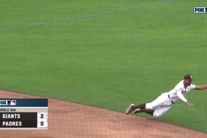 Padres' Xander Bogaerts makes a sweet diving catch to rob the Giants of a hit