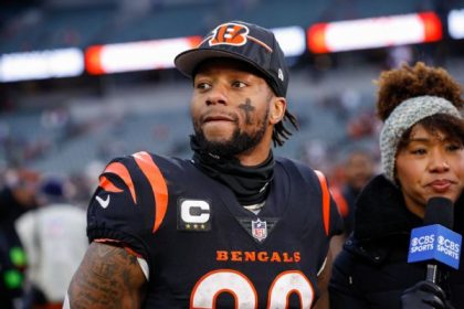 Sources: Bengals release Mixon, set to add Moss