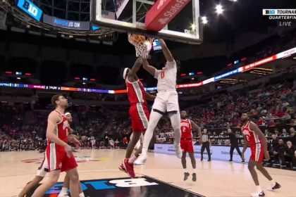 Terrence Shannon Jr. dunks on his defender to bring Illinois to an early tie with Ohio State