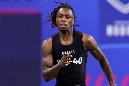 Texas WR Worthy blazes fastest 40 ever at 4.21