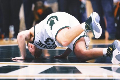 Tom Izzo's son, Steven, suits up for last home game at Michigan State in 53-49 win over Northwestern