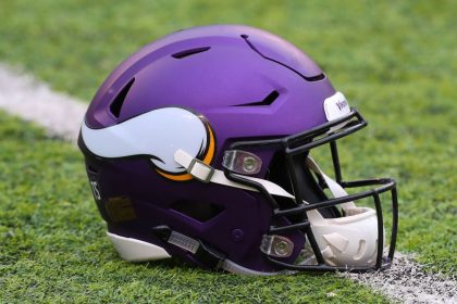 Vikings acquire second 1st-round pick in trade