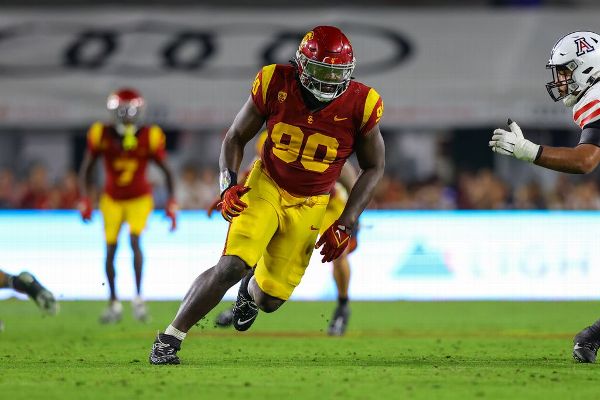 Alexander says he's not in portal, to stay at USC