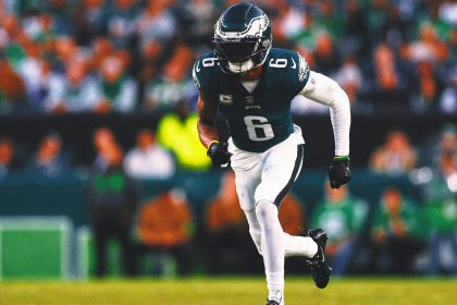 DeVonta Smith receives 3-year extension from Eagles, reportedly worth $75 million