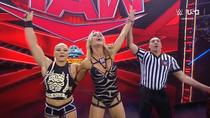 Maxxine Dupri and Ivy Nile upset Candice LeRae and Indi Hartwell on Raw | WWE on FOX