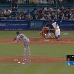 Mookie Betts smacks MLB-leading fifth home run to help Dodgers tie the game vs. Giants