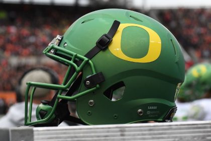 Oregon DB Austin arrested after fatal hit-and-run