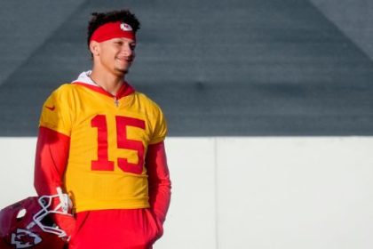 Patrick Mahomes begins offseason workouts with Chiefs receivers, backs