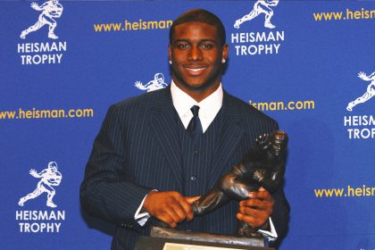 Reggie Bush will reportedly have 2005 Heisman Trophy returned to him