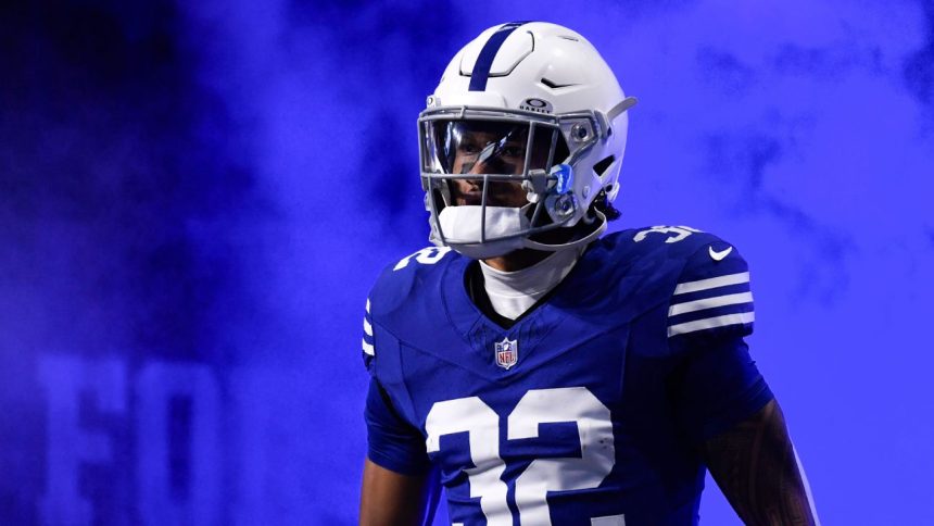 Source: Colts re-sign versatile safety Blackmon