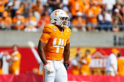 Tennessee leading tackler Herring entering portal